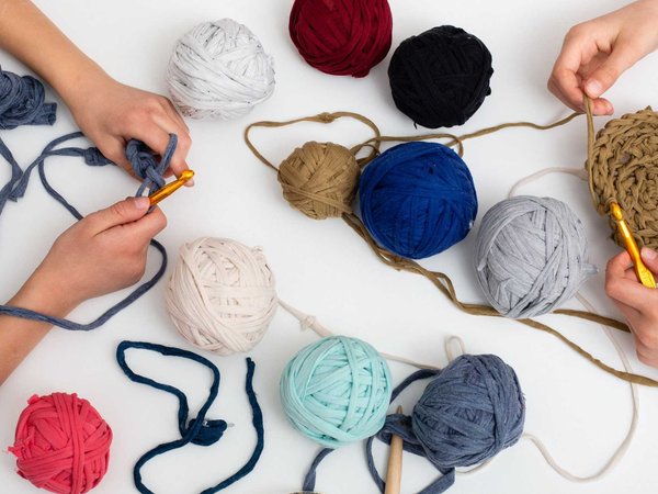 CrochetandKnitting.com - Craft Supplies, Yarn, Kits, Pattern Books